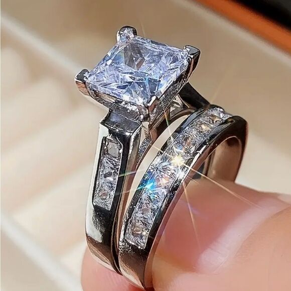 🩵 NEW Stunning square cut 4 carat CZ ring SET 🩵 - Picture 3 of 4